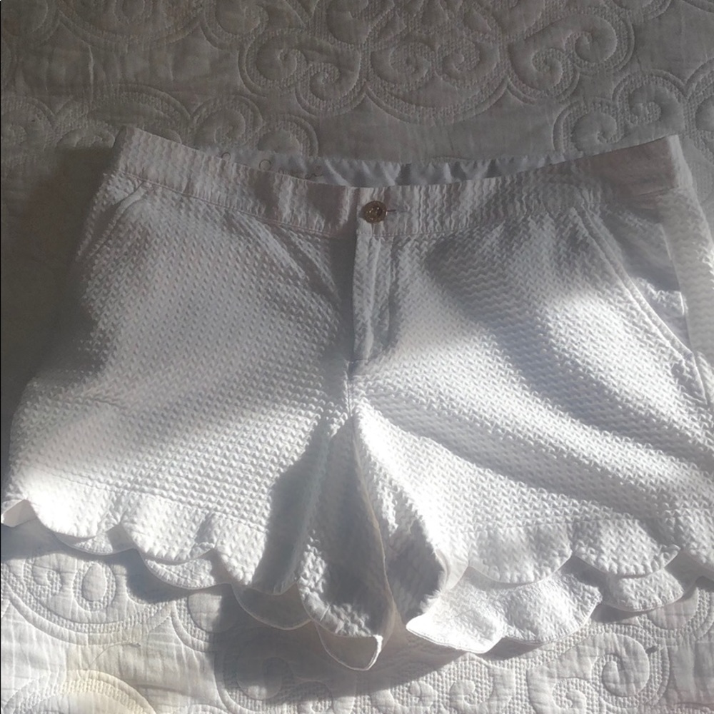 Lily Pulitzer Scallop shorts